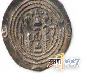 唐朝时期的旧翁里面出现钱币，却并不是中国的钱币