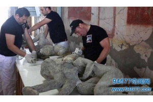 考古学家拆开了，拥抱了一千年的情侣残骸化石！