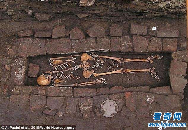 孕妇遭活埋地底, 考古学家开挖见婴尸骨已碎