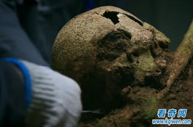 秦始皇死后，嫔妃被胡亥下令殉葬，考古发现嫔妃尸骸形态诡异成谜
