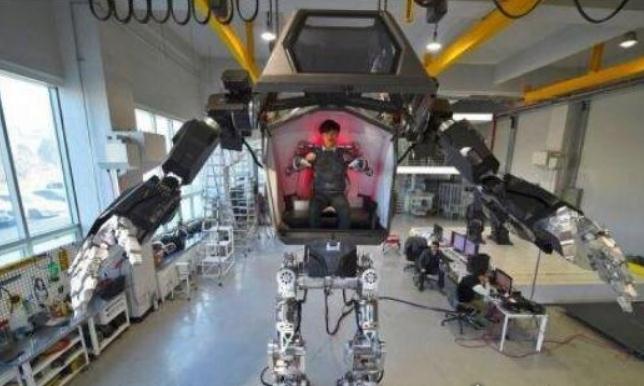 当今全球最庞大的机器人，韩国高达4米的巨大机器人
