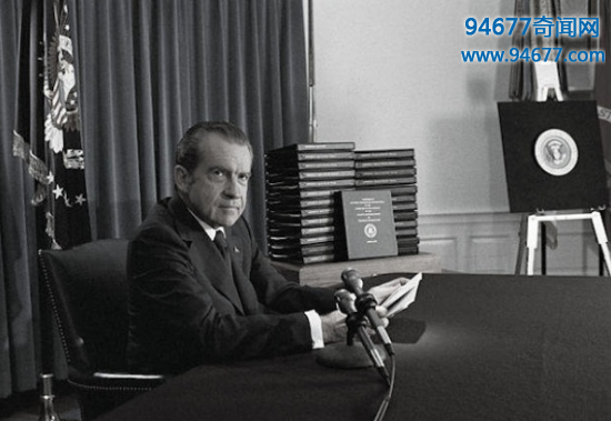 揭秘水门事件背后真相，尼克松下台竟因一盒录音磁带