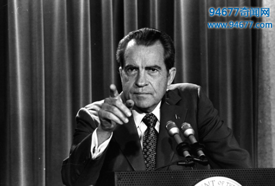 揭秘水门事件背后真相，尼克松下台竟因一盒录音磁带