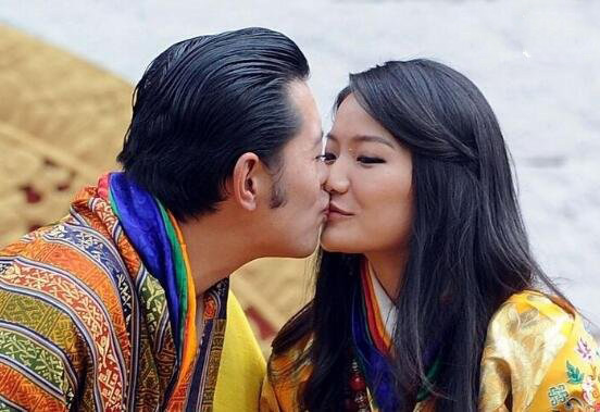 不丹王后吉增・佩玛，大叔与萝莉的童话恋情