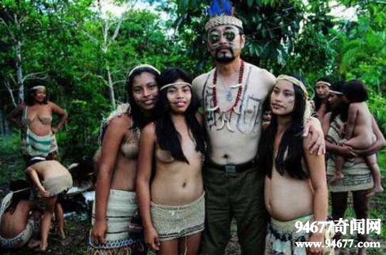 亚马逊原始部落纪实，男女老少不穿衣服狂欢