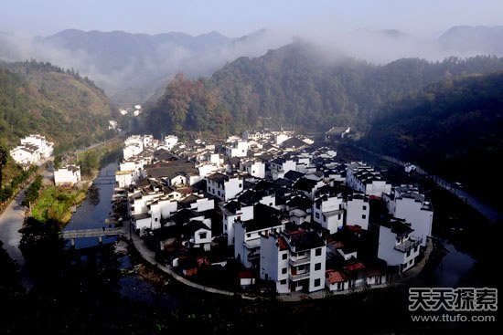 中国十大最奇特的村庄：化石村 渔排上的村庄