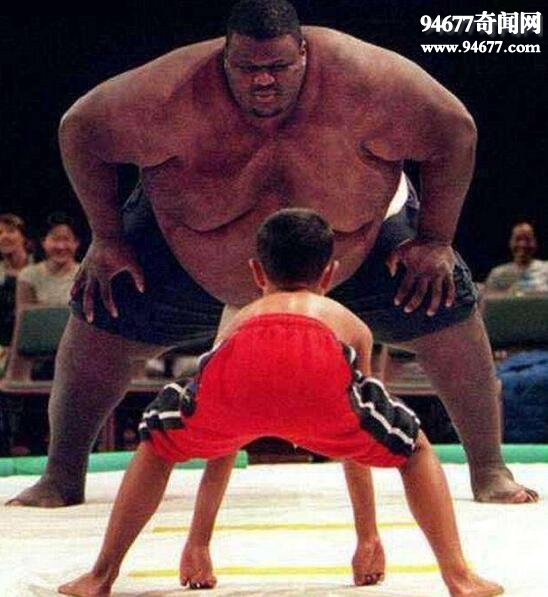 世界上最重的运动员，曼尼·亚伯勒(体重830斤)