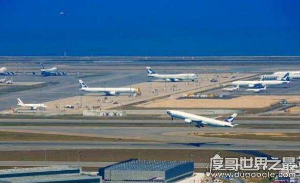 世界上造价最昂贵的机场，中国香港国际机场(耗资1600亿港元)