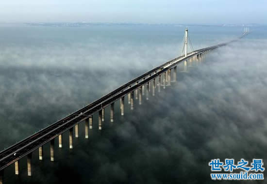 世界最长的跨海大桥，青岛海湾大桥(42.5公里)(www.gifqq.com)