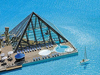 世界上最大的游泳池(www.gifqq.com)