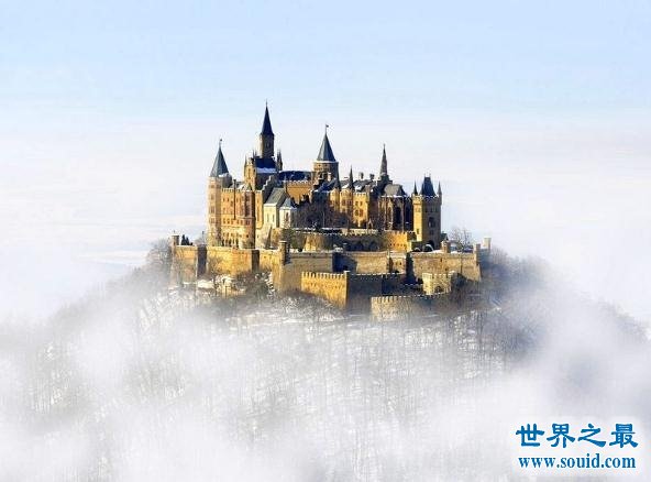世界上最壮观的冰雪城堡，世间罕见的景致(www.gifqq.com)