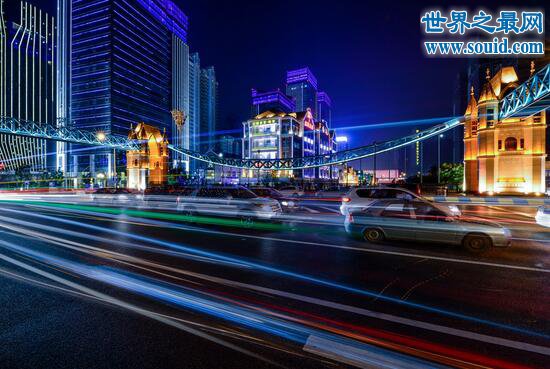 世界最长的商业步行街，武汉楚河汉街(最特色)(www.gifqq.com)