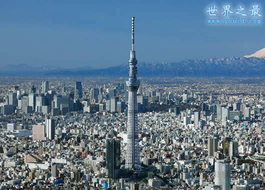 世界上最高的塔，日本东京塔(634米)(www.gifqq.com)