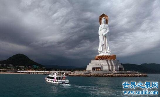 世界上最高的海上观音像，108米比自由女神还高(www.gifqq.com)