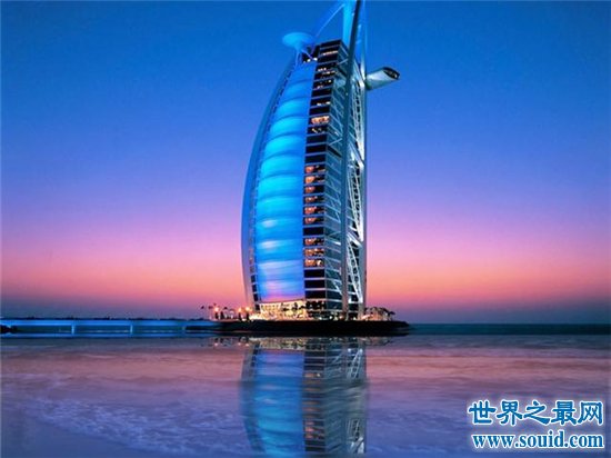迪拜帆船酒店超级豪华，具有伊斯兰风情的七星级酒店(www.gifqq.com)