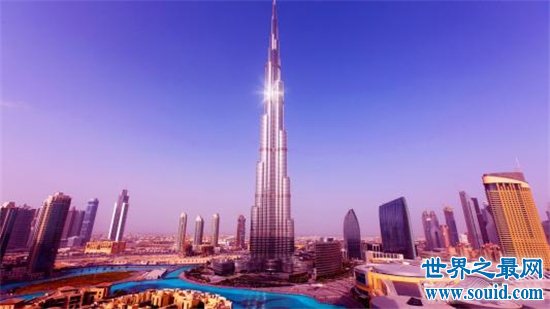 迪拜哈利法塔堪称世界第一高楼，至今未曾被超越(www.gifqq.com)