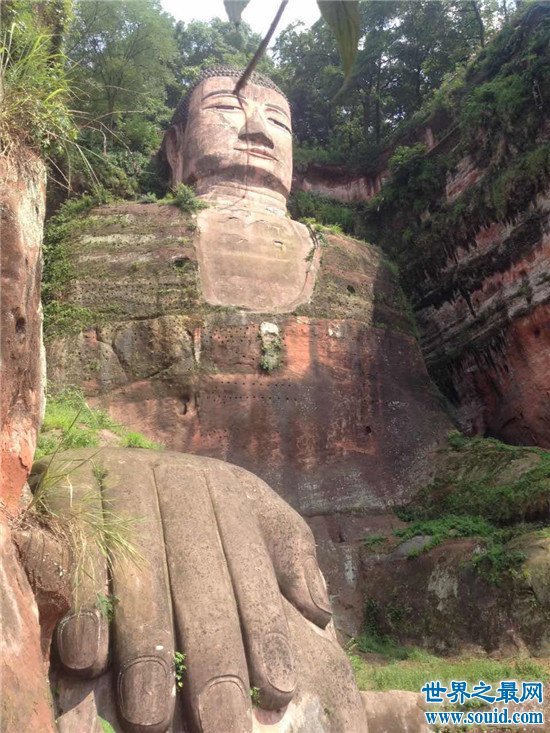 世界上最大的石刻大佛，佛像为什么会流泪？(www.gifqq.com)