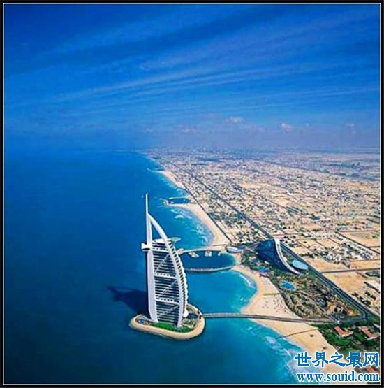 世界上最高的酒店，一起来领略阿拉伯塔酒店的震撼！(www.gifqq.com)