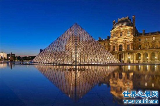 巴黎博物馆当属罗浮宫最著名，存放蒙娜丽莎的微笑(www.gifqq.com)