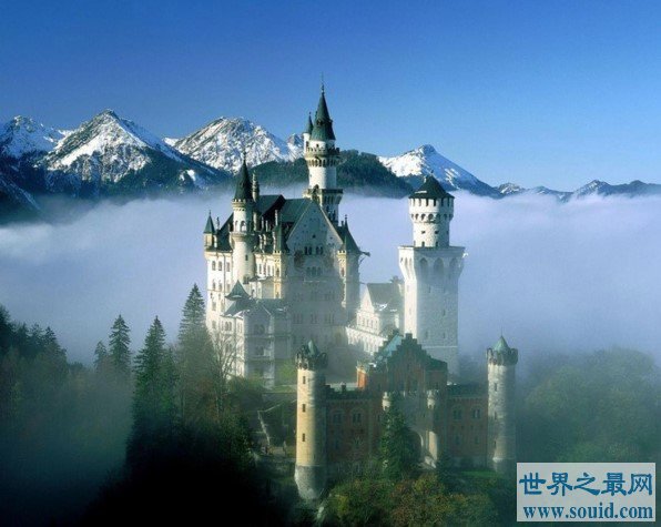 世界上最迷人的城堡，还有过一段动人心魄爱情故事(www.gifqq.com)