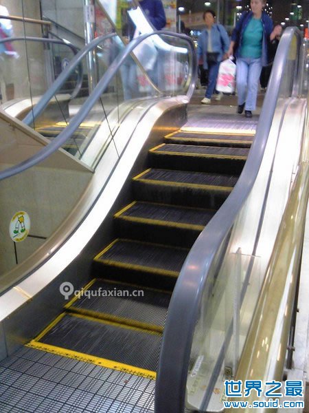 世界上最短的自动扶梯(www.gifqq.com)