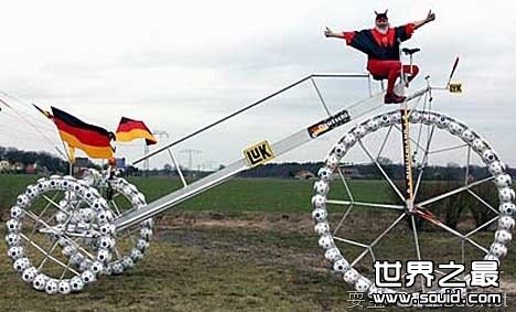 世界上最大的自行车(www.gifqq.com)