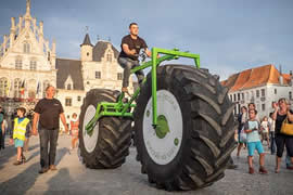 世界上最重的自行车，重达860公斤(长5.04米)