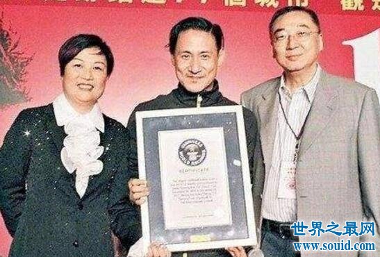 中国十大打破吉尼斯纪录的明星，鹿晗王俊凯也上榜(www.gifqq.com)