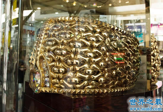 世界上最大的金戒指，重达164.4斤(耗费3000万)(www.gifqq.com)