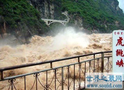 世界上最长最深最大最狭窄的峡谷，遍布中国(www.gifqq.com)