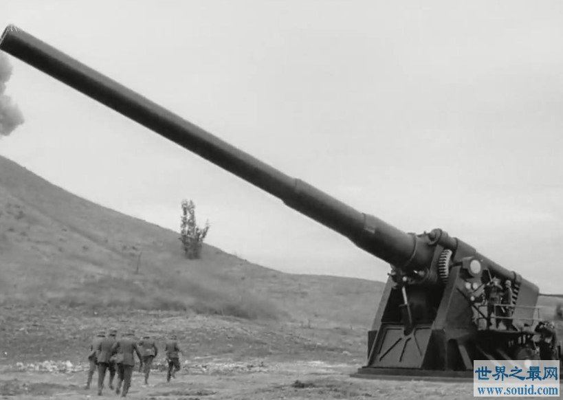 世界上最大的炮，也叫做皇帝炮(www.gifqq.com)