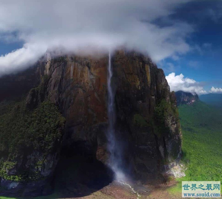 世界上落差最大的瀑布，印第安人取名为“出龙”(www.gifqq.com)