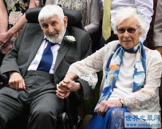 世界上最老的新婚夫妇，年龄加起来都快188岁了(www.gifqq.com)