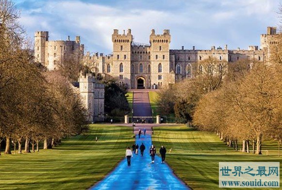 世界上最古老和最大的城堡，英国最受欢迎的景点(www.gifqq.com)