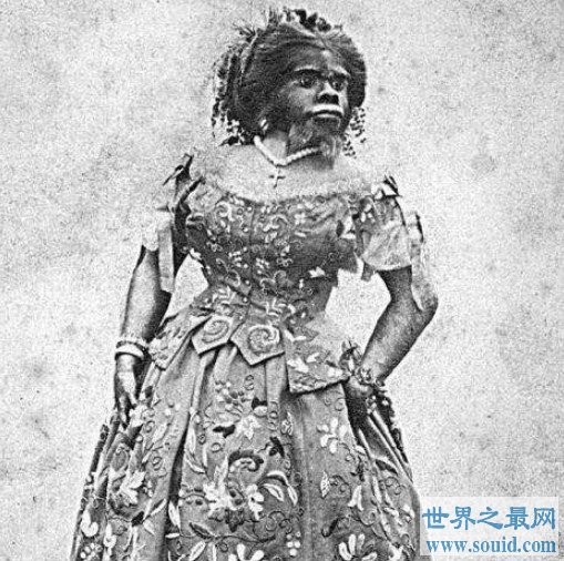 世界上最丑最悲哀的女人，长得像怪物被当做工具展览150年(www.gifqq.com)
