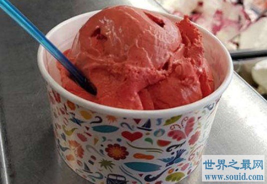 世界上最危险的冰淇淋，辣度超过了150万斯高威尔(www.gifqq.com)