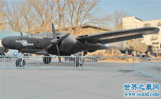 黑寡妇战斗机具有雷达监测，在北京航天博物馆展出(www.gifqq.com)