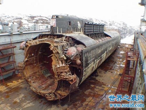 世界上最悲催的潜艇灾难，无一不让人痛心疾首(www.gifqq.com)