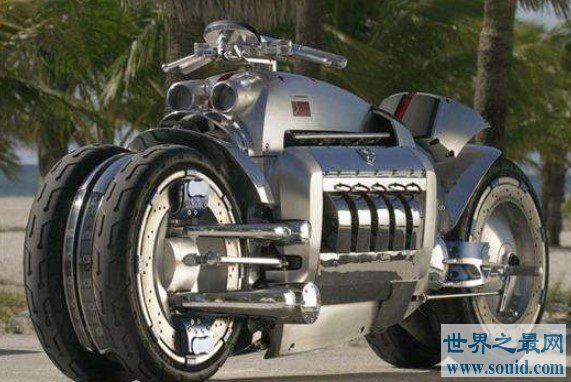 世界上最重的摩托车，长9米、高3米多、重达14吨(www.gifqq.com)