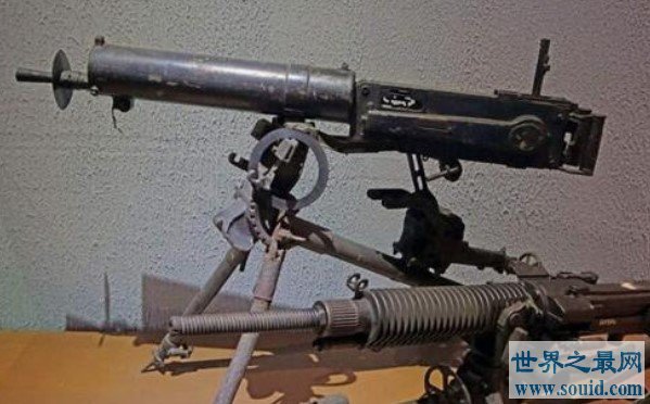世界上最早的自动枪，马克沁重机枪最高射速600发/分(www.gifqq.com)
