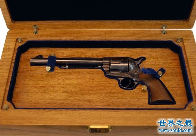 世界上最贵的10把手枪，杀死林肯的手枪无价之宝(www.gifqq.com)