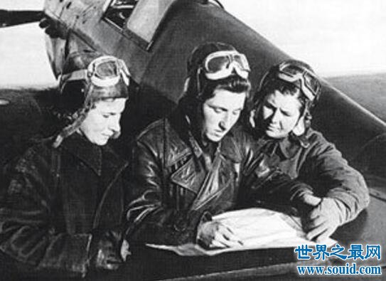 世界上第一位女性王牌飞行员，击落敌机最多的女性(www.gifqq.com)