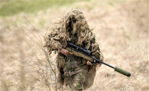 狙击手是世界上最危险的兵种，24小时面临死亡的威胁