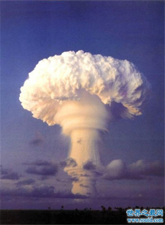 威力最大核弹，它的威力大到你不敢相信(www.gifqq.com)