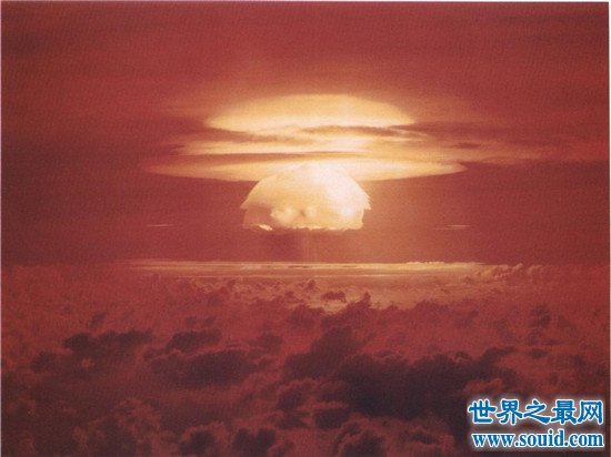 威力最大核弹，它的威力大到你不敢相信(www.gifqq.com)