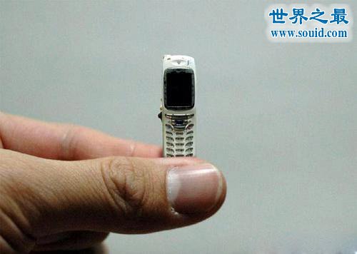 世界上6款最小的手机，仅重32克(手机虽小/五脏俱全)(www.gifqq.com)
