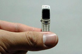 世界上6款最小的手机，仅重32克(手机虽小/五脏俱全)