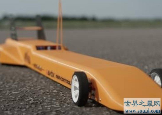 世界上最快的遥控车，时速高达325公里(www.gifqq.com)