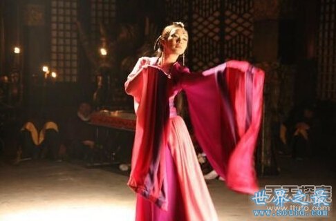 中国第一个缠足的女人，祸害中国千年女性(www.gifqq.com)
