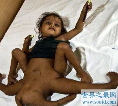 印度最极品女神，拥有四条腿四个手臂(www.gifqq.com)